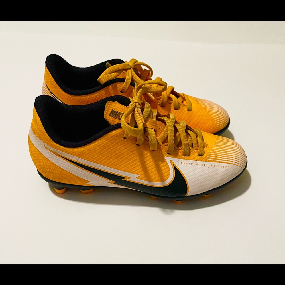 Nike cleats sz 1.5Y